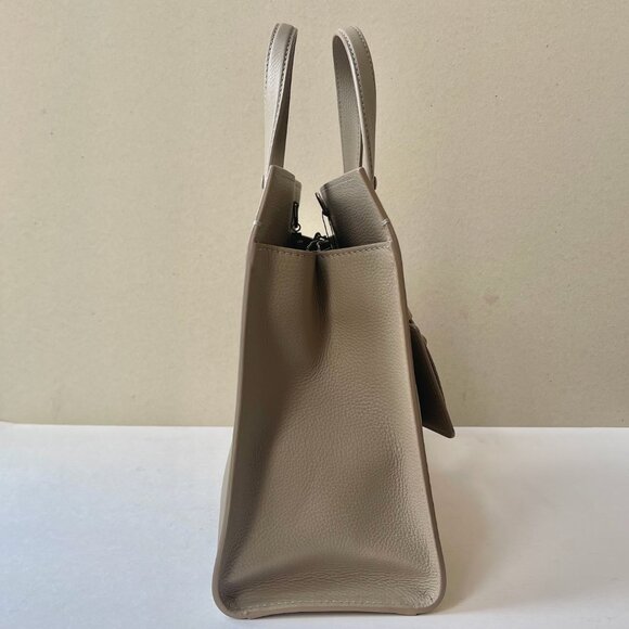 Giorgio Armani Le Sac NEW Leather Tote - Picture 4 of 15